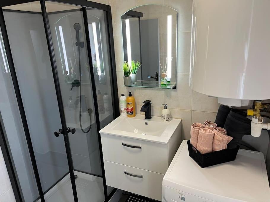 Bel Appartement Neuf, Bien Situe Carcassonne Bagian luar foto
